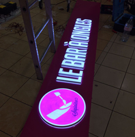 Panneau publicitaire LED rond 3D en métal avec fond lumineux, enseigne lumineuse avec panneau arrière, enseigne LED personnalisée pour centre commercial haut de gamme 3D