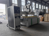 Fraiseuse CNC ATC robuste LD1325/1328 avec tête angulaire pour le découpage de bois massif, MDF et feuilles de mélamine