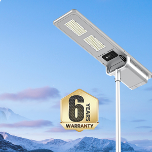 Nouvelle conception de lampadaire solaire hybride à double ventilateur, dissipation thermique efficace, IP65/IK08, lampadaires solaires intégrés - Product Image 1