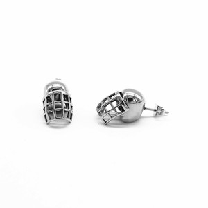 Yunnique Boucles d'oreilles en forme de masque en acier titane, design géométrique pour hommes et femmes - Product Image 5