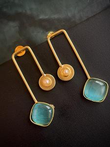 Monalisa Boucles d'oreilles géométriques en pierre avec finition argentée pour femmes Produit ethnique en vrac Bijoux de mode - Product Image 3