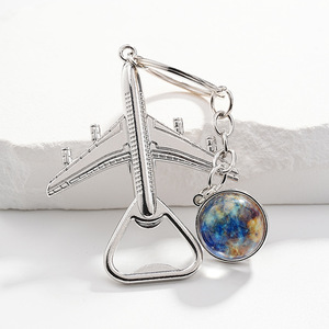 Produits Tendances 2026 Nouvelle Arrivée Décapsuleur en Métal en Forme d'<span class=keywords><strong>Avion</strong></span> Porte-clés Impression UV Logo Personnalisé Cadeaux Promotionnels Souvenirs Vente en Gros - Product Image 5