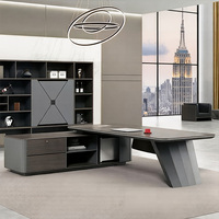 Bureau de direction moderne en forme de L, grande table de patron ou de directeur avec armoire de rangement latérale pour espace de travail de bureau