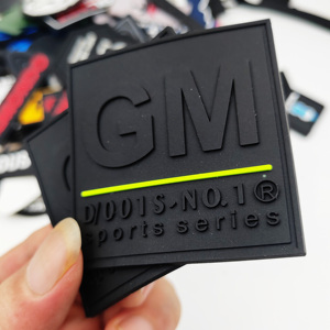 Parche de Goma PVC Negro Sólido con Efecto 3D Perfecto para Almohadilla, Etiqueta de Goma de Silicona con Logotipo de Empresa en Forma Cuadrada - Product Image 2