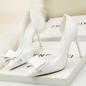 Consegna Rapida Scarpe da Donna Bianche all'Ingrosso Semplici e alla Moda con Tacco <span class=keywords><strong>a</strong></span> Spillo Alto e <span class=keywords><strong>Punta</strong></span> Affusolata - Product Image 1