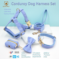 Ensemble collier, harnais et laisse pour chien en velours côtelé confortable avec porte-sac à déjections, collier en tissu lisse, laisse pour chien, harnais pour chien pour les promenades quotidiennes