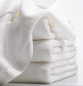 Serviette de bain en coton blanc en gros avec logo personnalisé pour hôtel, sport, spa, salon de coiffure, salon de beauté - Product Image 4