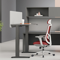 Chaise de bureau ergonomique moderne avec assise en maille confortable, accoudoirs réglables en hauteur, base pivotante et dossier en forme de flèche, réglage manuel