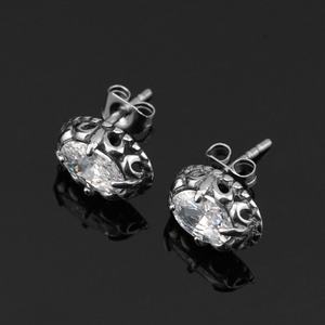 Boucles d'oreilles minimalistes en pierre CZ en gros, personnalisables avec logo, bijoux punk, clous d'oreilles en cristal pour femmes - Product Image 4