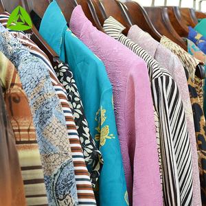 Roupas de Brechó Camisa Vintage de Marca com Estampa Floral Roupas Usadas da <span class=keywords><strong>China</strong></span> Vestuário de Segunda Mão - Product Image 4