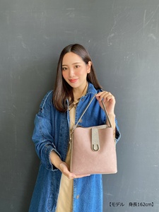 กระเป๋าหนัง PU สีบล็อกหลากสี กระเป๋าสะพายไหล่แบบอเนกประสงค์สำหรับผู้หญิง พร้อมสายสะพายข้างแบบถอดได้ - Product Image 3