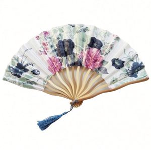 Elegante Abanico Plegable de Seda Blanco, Regalo Tradicional Chino para Bodas, Grabado de Ángel, Material de Bambú, Personalizable, Pintado a Mano - Product Image 1