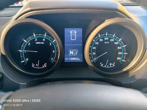<span class=keywords><strong>Toyota</strong></span> <span class=keywords><strong>Prado</strong></span> <span class=keywords><strong>2010</strong></span> SUV 7 places 4x4, véhicule de luxe à vendre, importé du Japon, conduite à gauche, 128 000 milles - Product Image 4