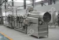 Kleinschalige Commerciële Weegbree Snackmachine Full-Proces Frituren Kruiden De Olie-En Verpakkingslijn
