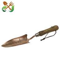 Pelle à main en acier inoxydable plaqué cuivre de style vintage haut de gamme avec manche en bois de frêne antique, outil de jardinage pour creuser