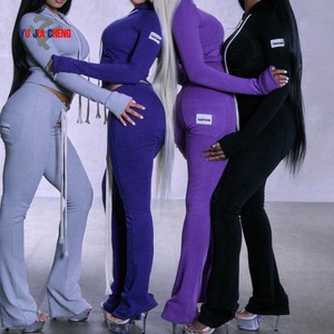 Completo Streetwear da Donna in Due Pezzi, Personalizzabile per Ragazze Alte, Tuta Sportiva con Felpa con Zip a Maniche Lunghe e Pantaloni a Zampa - Product Image 2