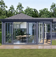 Véranda moderne 4 saisons en aluminium de haute qualité avec toit en verre trempé et moulures, idéale pour villas résidentielles et espaces lumineux.