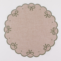Nouveau Set de Table Brodé en Polyester en Forme de Fleur Ondulée pour la Décoration de Noël à Domicile - Vente en Gros