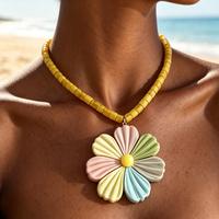 Kalung Choker Bunga Daisy Multiwarna dengan Liontin Manik-manik, Manik Biji Kuning Buatan Tangan, Pesona Bunga Besar Pastel, Kalung Statement Boho
