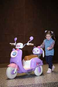 工場卸売 子供用電動乗用車 <span class=keywords><strong>2</strong></span>歳から4歳向け 充電式リモコン付き バッテリー駆動 男女兼用おもちゃ - Product Image 6