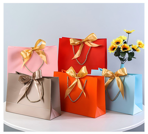 Venta Directa de Fábrica, Bolsa de Papel Kraft Reciclable de Buena Calidad con Asa, Impresión UV, Estilo Clásico, para Uso Alimentario, Ropa, Zapatos y Calcetines - Product Image 3