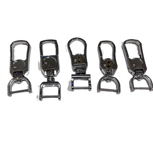 Llavero de aleación de metal cromado para coche, accesorio colgante de regalo, primavera 2023 - Product Image 5