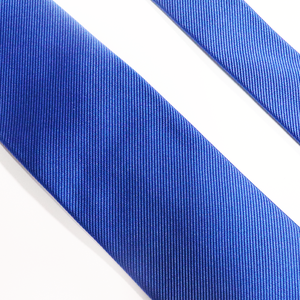 ربطة عنق رجالية احترافية مخصصة من BOYI، مصنوعة من الحرير 100٪ مع شعار خاص، بتصميم أنيق وعصري للرجال - Product Image 3