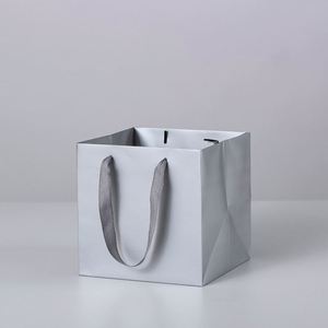 Bolsa de Papel Kraft Cuadrada Personalizada con Logotipo, Bolsa de Embalaje para Ramos de Flores y Pasteles con Asa - Product Image 3
