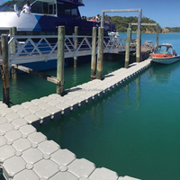 Plateforme de pont flottant modulaire en HDPE 500x500x400mm pour la protection des bateaux