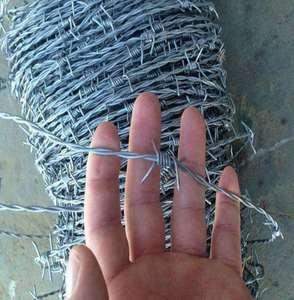 Alambre de púas galvanizado de torsión inversa, alambre de púas de seguridad antirrobo para delimitación de granjas, protección de aislamiento de aeropuertos - Product Image 5