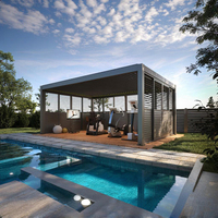 Pergola bioclimatique en aluminium Greenawn Professional avec lames orientables, système de portes en verre étanche et résistant au vent