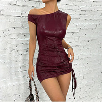 Robe Courte en Similicuir PU pour Femme, Modèle Sexy à Épaules Dénudées, avec Cordon de Serrage et Fronces, Idéale pour Soirées et Clubs, Conception Personnalisée par le Fabricant