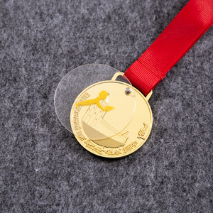 Medalla de metal acrílico de doble capa hecha a medida con grabado para eventos conmemorativos escolares, regalos de team building para empresas - Product Image 1