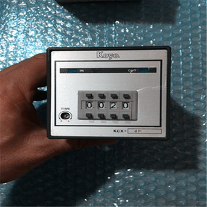 Contador Electrónico Koyo Kcx-4d con Pantalla Digital para Uso en Máquinas Herramienta - Product Image 3