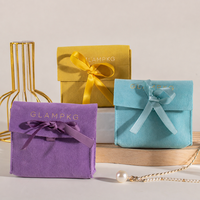 Pochette à bijoux en microfibre avec nœud en ruban, logo personnalisé, sac de rangement pour boucles d'oreilles, collier, bracelet, emballage cadeau