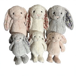 Couette en peluche Lapin Crème Fleur Printanière Pâques 2025 du Royaume-Uni, Cadeau pour bébés de 0 à 24 mois - Product Image 1