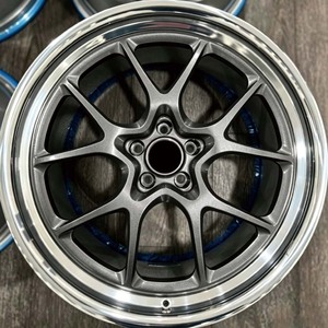 Rines <span class=keywords><strong>de</strong></span> Aleación Forjados <span class=keywords><strong>de</strong></span> 2 Piezas con Borde Profundo Personalizado <span class=keywords><strong>de</strong></span> 19 20 21 22 Pulgadas, 5*112 5*114.3 5*120 5*130, Color Gris Metálico para M3 M4 SUPRA GR86 - Product Image 1