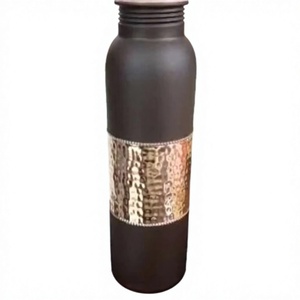 Botella de agua metálica moderna con patrón de cobre, tapa de rosca, libre de BPA, aislamiento térmico de 12-24 horas para senderismo y viajes al aire libre. - Product Image 1