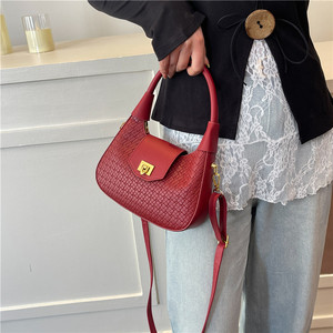<span class=keywords><strong>Borsa</strong></span> francese <span class=keywords><strong>a</strong></span> tracolla singola di fascia alta <span class=keywords><strong>a</strong></span> forma di <span class=keywords><strong>luna</strong></span> <span class=keywords><strong>borsa</strong></span> sotto le ascelle retrò Casual piccola <span class=keywords><strong>borsa</strong></span> <span class=keywords><strong>a</strong></span> tracolla - Product Image 4