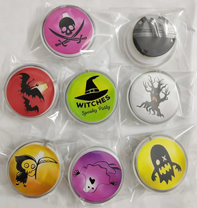 Broche personnalisée ronde amusante réutilisable en <span class=keywords><strong>plastique</strong></span> acrylique pour vêtements, <span class=keywords><strong>badge</strong></span> d'anniversaire scolaire, nom, marque, anime - Product Image 6
