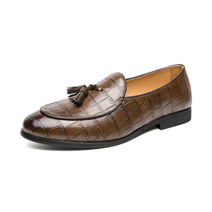 Chaussures habillées et Richelieu en cuir italien pour hommes, style marche, les plus vendues 2026, mocassins de mariage et de fête, chaussures classiques en cuir texturé. - Product Image 4