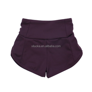Pantaloncini da Yoga per neonati e bambini popolari ODM / OEM <span class=keywords><strong>pantaloni</strong></span> <span class=keywords><strong>corti</strong></span> personalizzati in tinta unita - Product Image 2