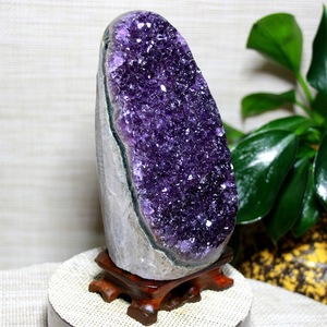 Piedras de cristal amatista, cristal Natural, Geode, drusa, para decoración, venta al por mayor - Product Image 1