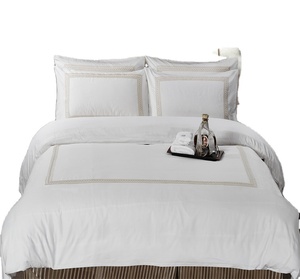 Selimut <span class=keywords><strong>King</strong></span> <span class=keywords><strong>Size</strong></span> Berkualitas Tinggi Grosir 2022, Menerima Pesanan Khusus, Set Tempat Tidur Mewah untuk Hotel Bintang 5 - Product Image 1