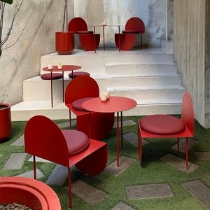 Juego de sillas de mesa de comedor para exteriores de estilo Industrial Retro moderno, <span class=keywords><strong>arte</strong></span> de hierro semicircular rojo para café, Panadería, té de la leche, Material de Metal - Product Image 3