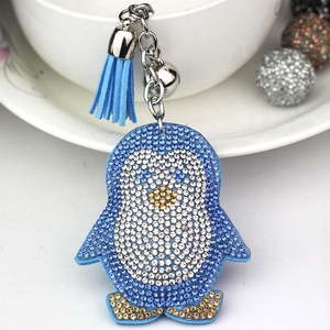 Llavero de cuero personalizado con diamantes de imitación, colgantes bonitos de terciopelo coreano con diamantes, borla, dije de pingüino de cristal, regalo - Product Image 2