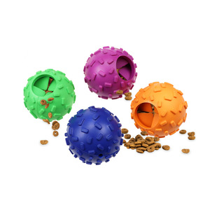 Pelota dispensadora de golosinas para mascotas Zhierde, tamaño mediano, juguete de goma para perros para limpieza de dientes y juego, personalizable OEM ODM - Product Image 5