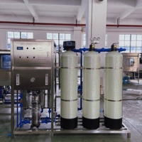 Équipement complet de traitement de l'eau 500L 1000L Système d'osmose inverse avec purificateur UV Adoucisseur d'eau des plantes RO