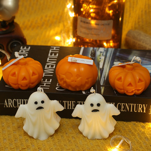 Vela artesanal decorativa con forma de fruta para Halloween, de cera de parafina perfumada, ideal para fiestas y celebraciones. - Product Image 4