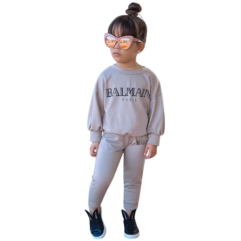 สีเทาอ่อน